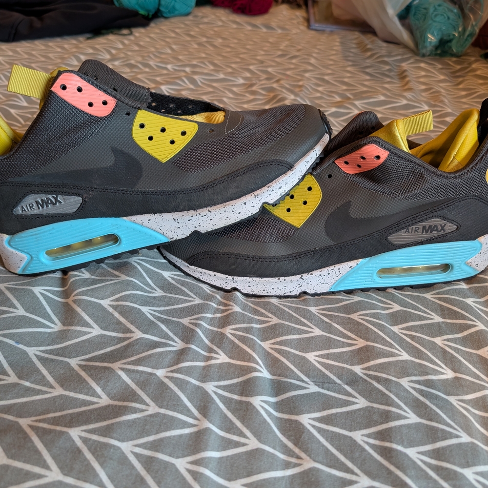 Nike Air Max 90 Sneakerboot Size 10.5 Mens Grey Yellow Blue 616314-001 - Picture 2 of 9
